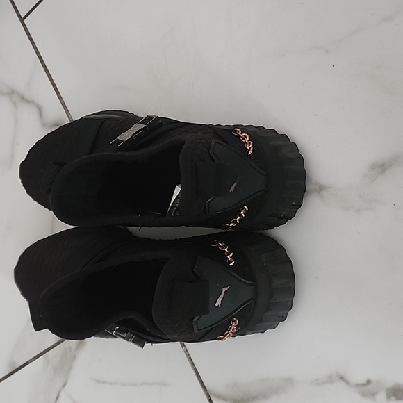 Sneakers - Picture 3 of 3